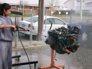 2008 Getting the engine nice and clean before paint